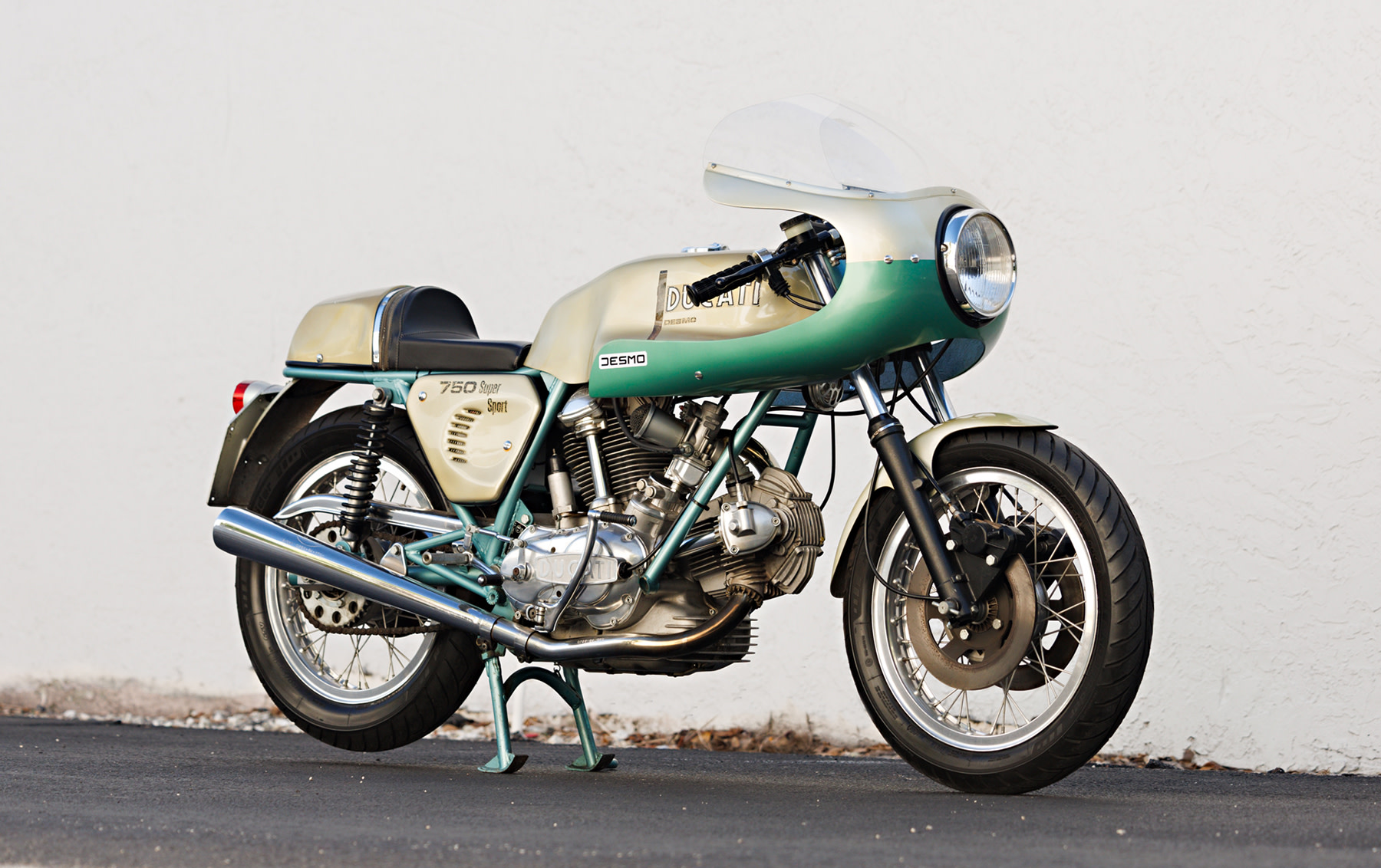 Ducati cheap 750 sport